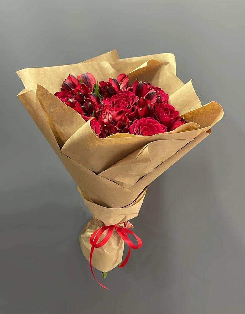 Букет цветов из: Альстромерии и Розы в Кривополянье