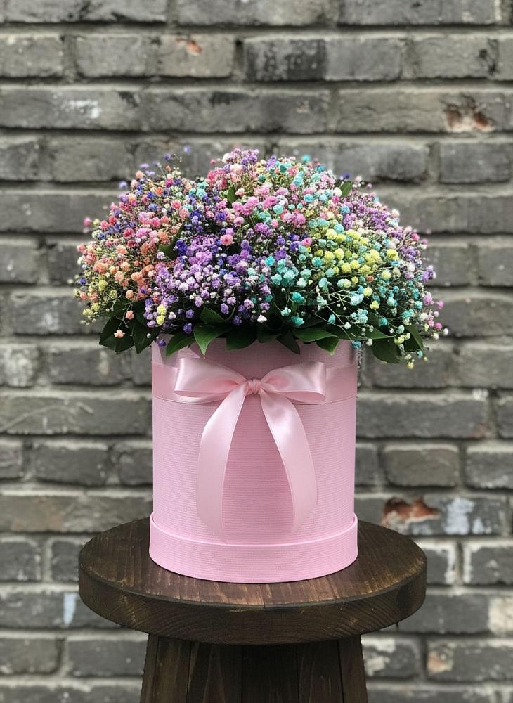 Цветочная композиция из Гипсофила и Розы в шляпной коробке в Кривополянье