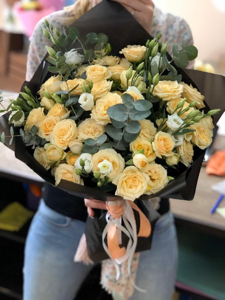 Букет цветов из: Розы и Лизиантусы в Кривополянье