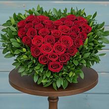 Цветочная композиция из Розы в виде сердца в Кривополянье