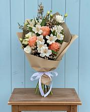 Букет цветов из:  Альстромерии, Лизиантусы, Розы и Хризантемы в Кривополянье