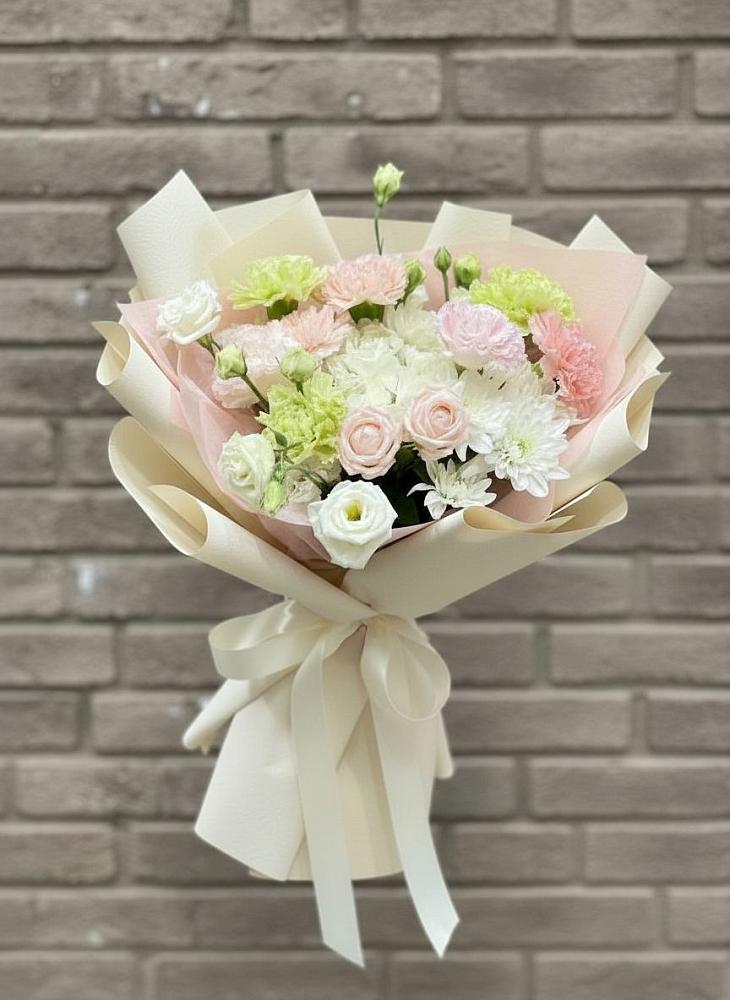 Букет цветов из: Гвоздики, Розы, Лизиантусы и Хризантемы в Кривополянье