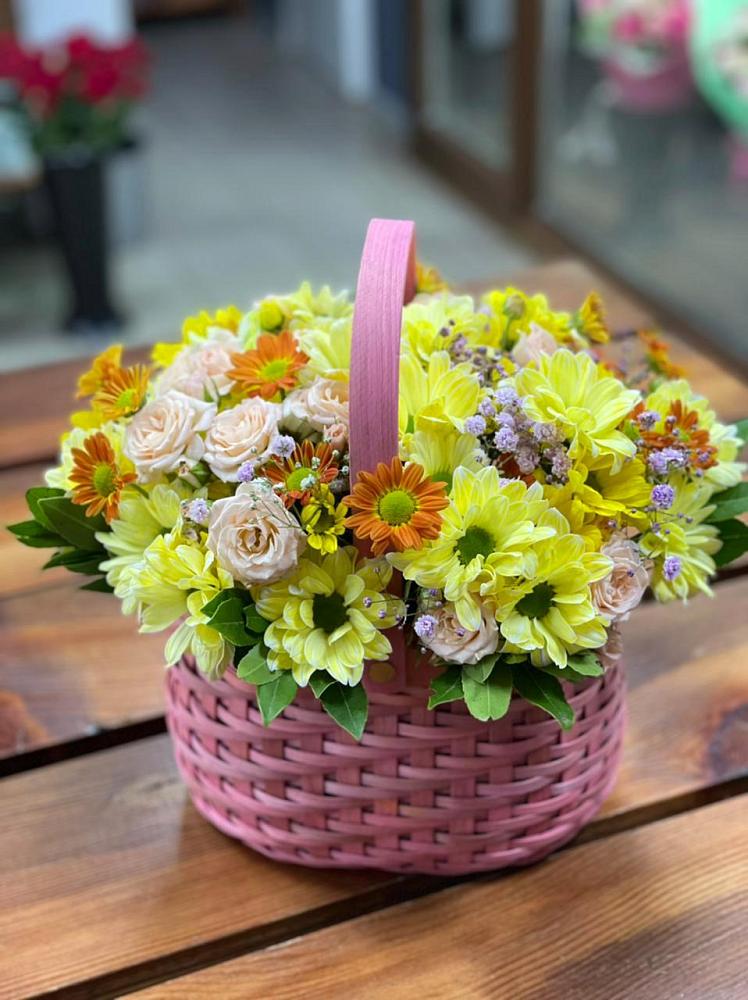 Цветочная композиция из Хризантемы и Розы в корзине в Кривополянье
