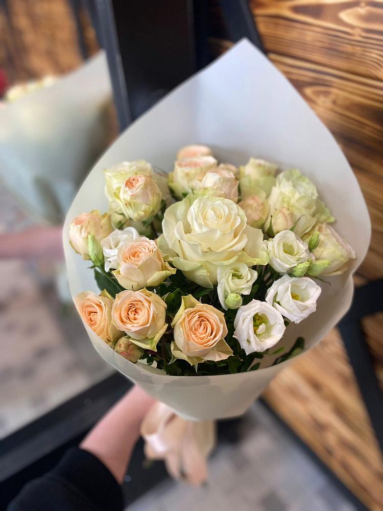 Букет цветов из: Розы и Лизиантусы в Кривополянье